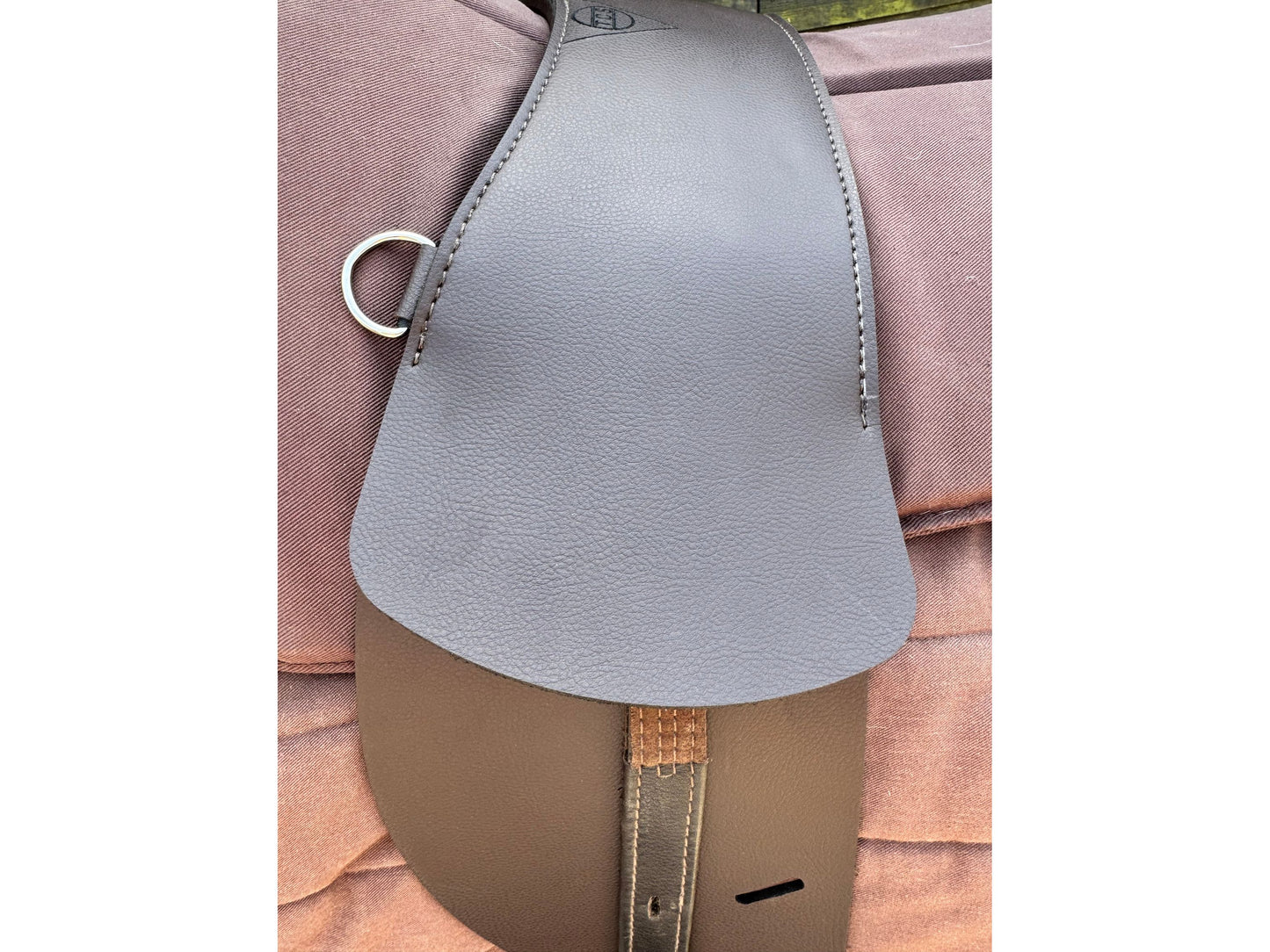Synthetic (Vegan) Total Contact Saddle