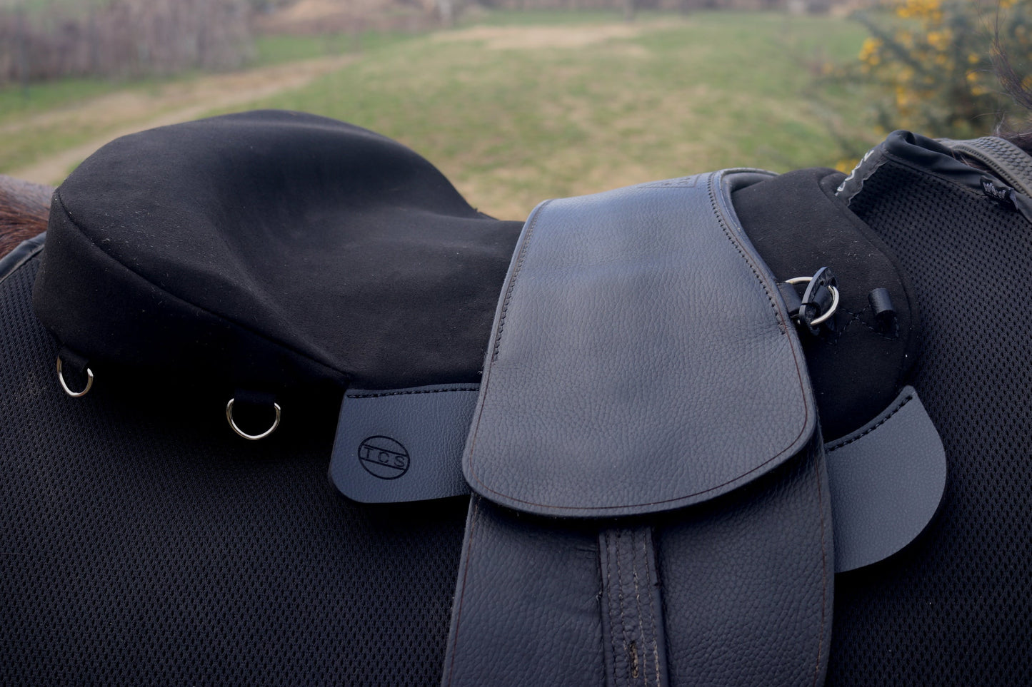 Synthetic Vegan Total Contact Saddle and Saddle Seat Pad Set
